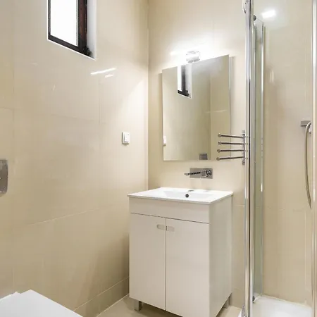 Amazing Flat In Apartment *